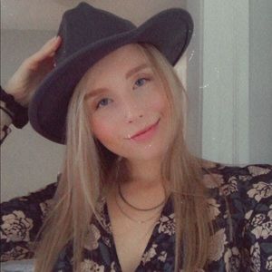 Meet your Posher, Victoria